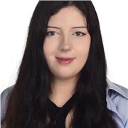 Profesora de inglés básico ofrece clases a niveles de primaria eso o bachillerato